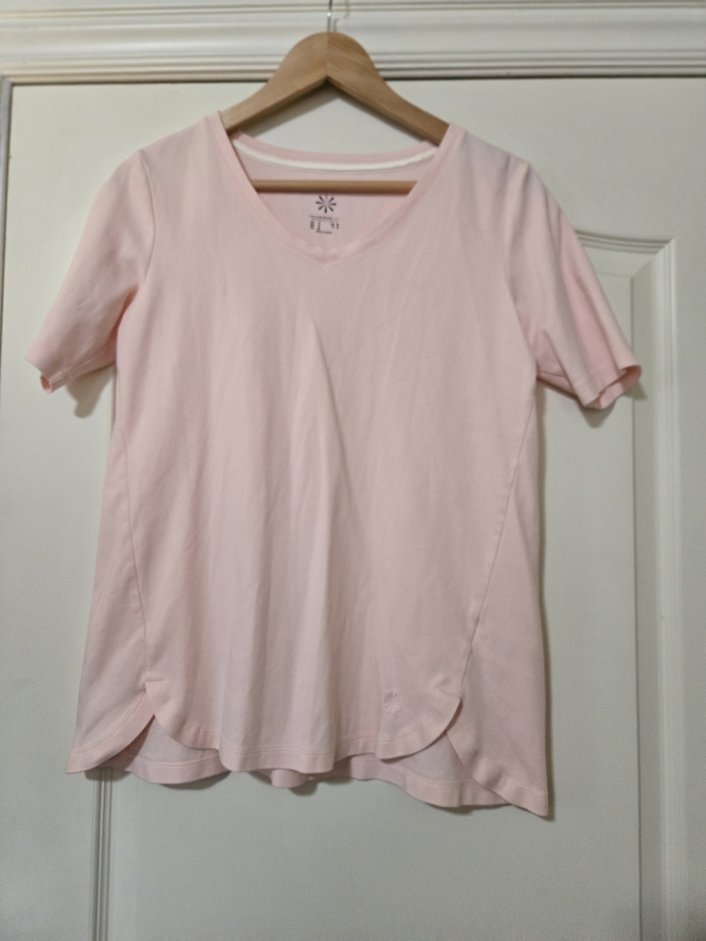 Isaac Mizrahi Light Pink V-Neck Short Sleeve Top Soft Cotton Easy Layering